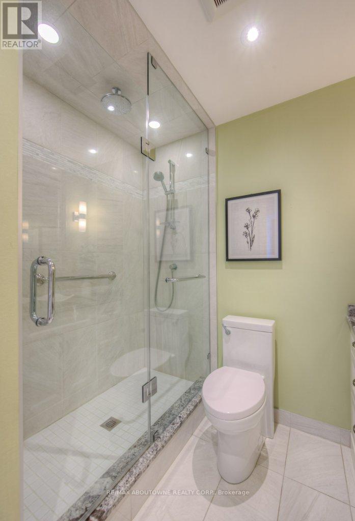 












PH2 - 2180 MARINE DRIVE

,
Oakville (BR Bronte),




Ontario
L6L5V2

