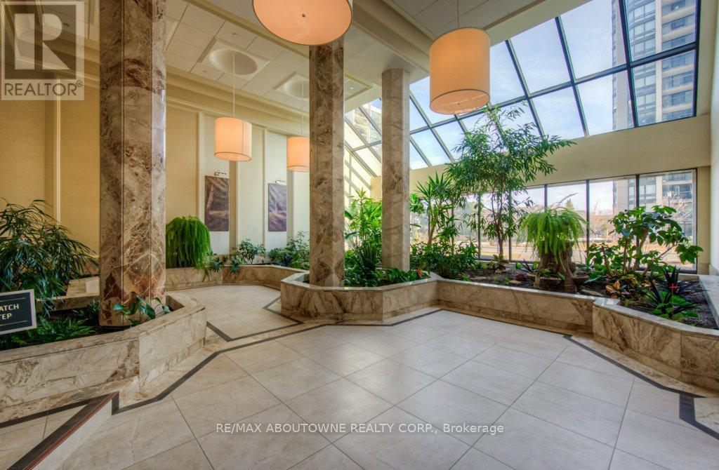 












PH2 - 2180 MARINE DRIVE

,
Oakville (BR Bronte),




Ontario
L6L5V2

