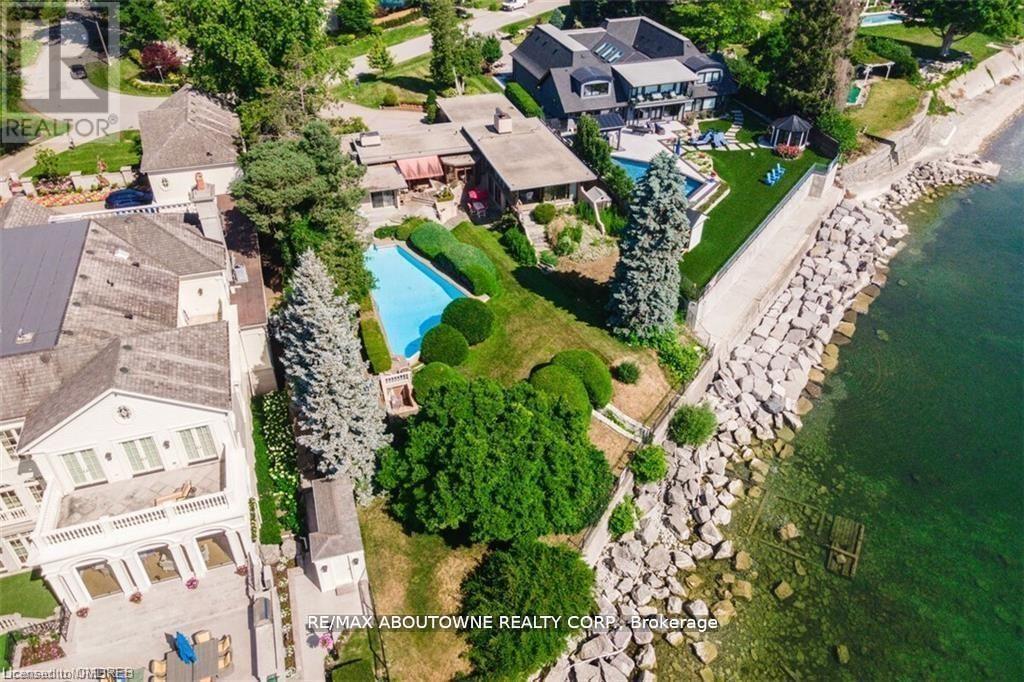 












1044 ARGYLE DRIVE

,
Oakville (MO Morrison),




Ontario
L6J1A7

