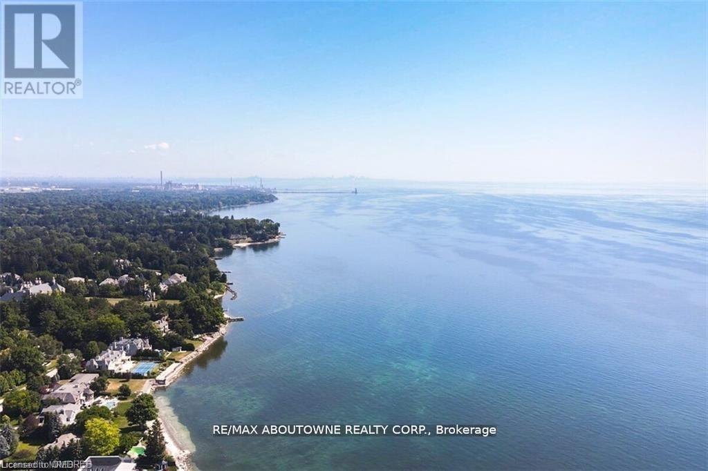 












1044 ARGYLE DRIVE

,
Oakville (MO Morrison),




Ontario
L6J1A7

