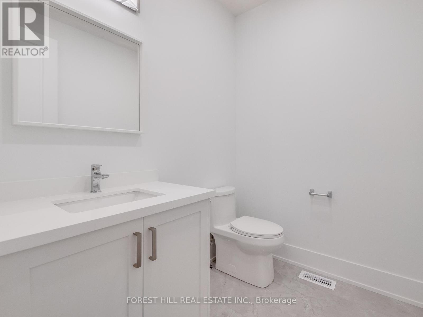 












1077 FOURTH STREET

,
Mississauga (Lakeview),




Ontario
L5E1K4

