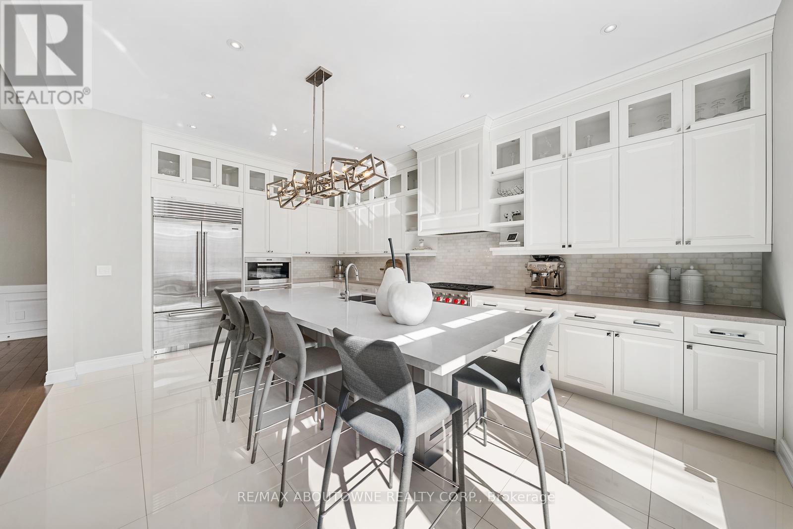 












114 WATERVIEW COMMON

,
Oakville (BR Bronte),




Ontario
L6L0E7

