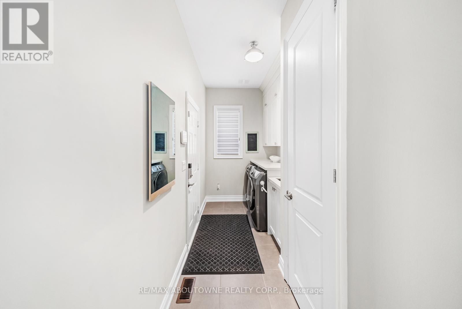 












114 WATERVIEW COMMON

,
Oakville (BR Bronte),




Ontario
L6L0E7

