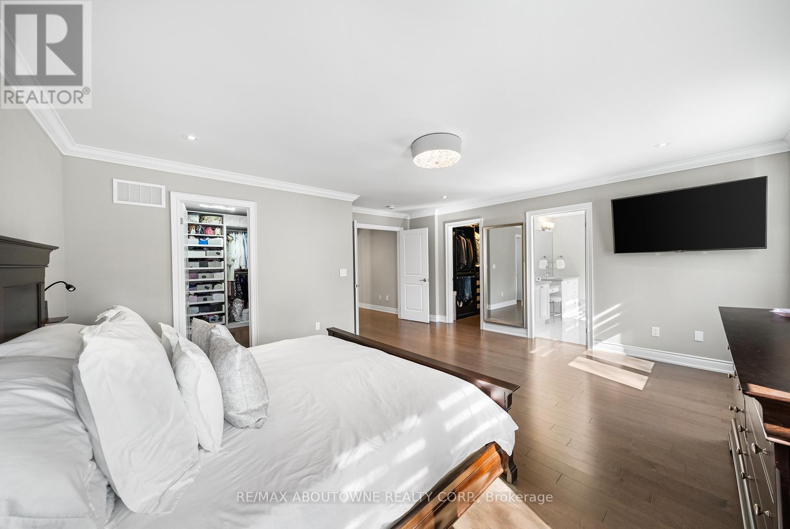 












114 WATERVIEW COMMON

,
Oakville (BR Bronte),




Ontario
L6L0E7


