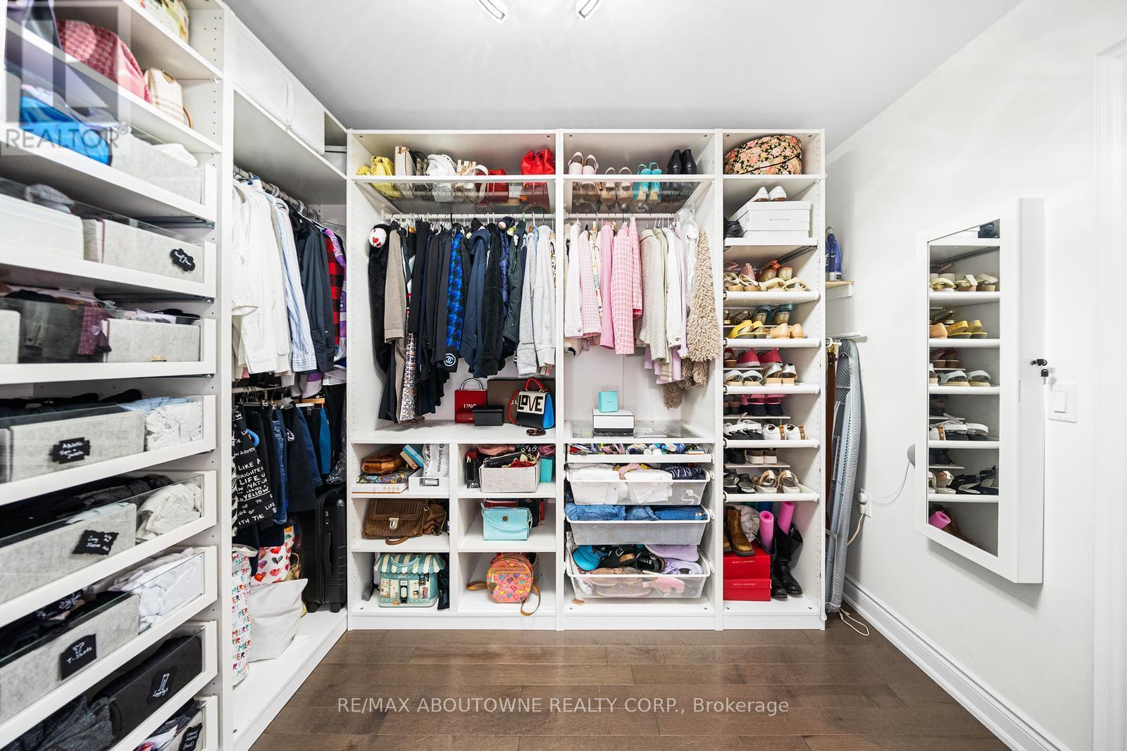 












114 WATERVIEW COMMON

,
Oakville (BR Bronte),




Ontario
L6L0E7

