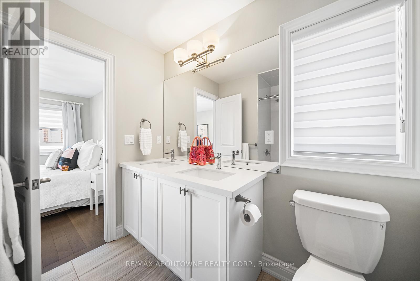 












114 WATERVIEW COMMON

,
Oakville (BR Bronte),




Ontario
L6L0E7

