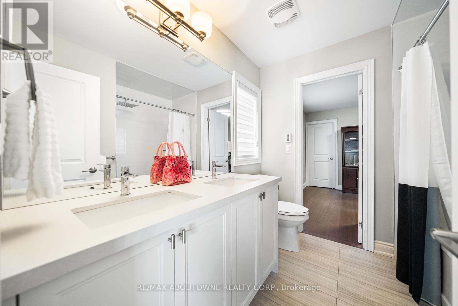 












114 WATERVIEW COMMON

,
Oakville (BR Bronte),




Ontario
L6L0E7

