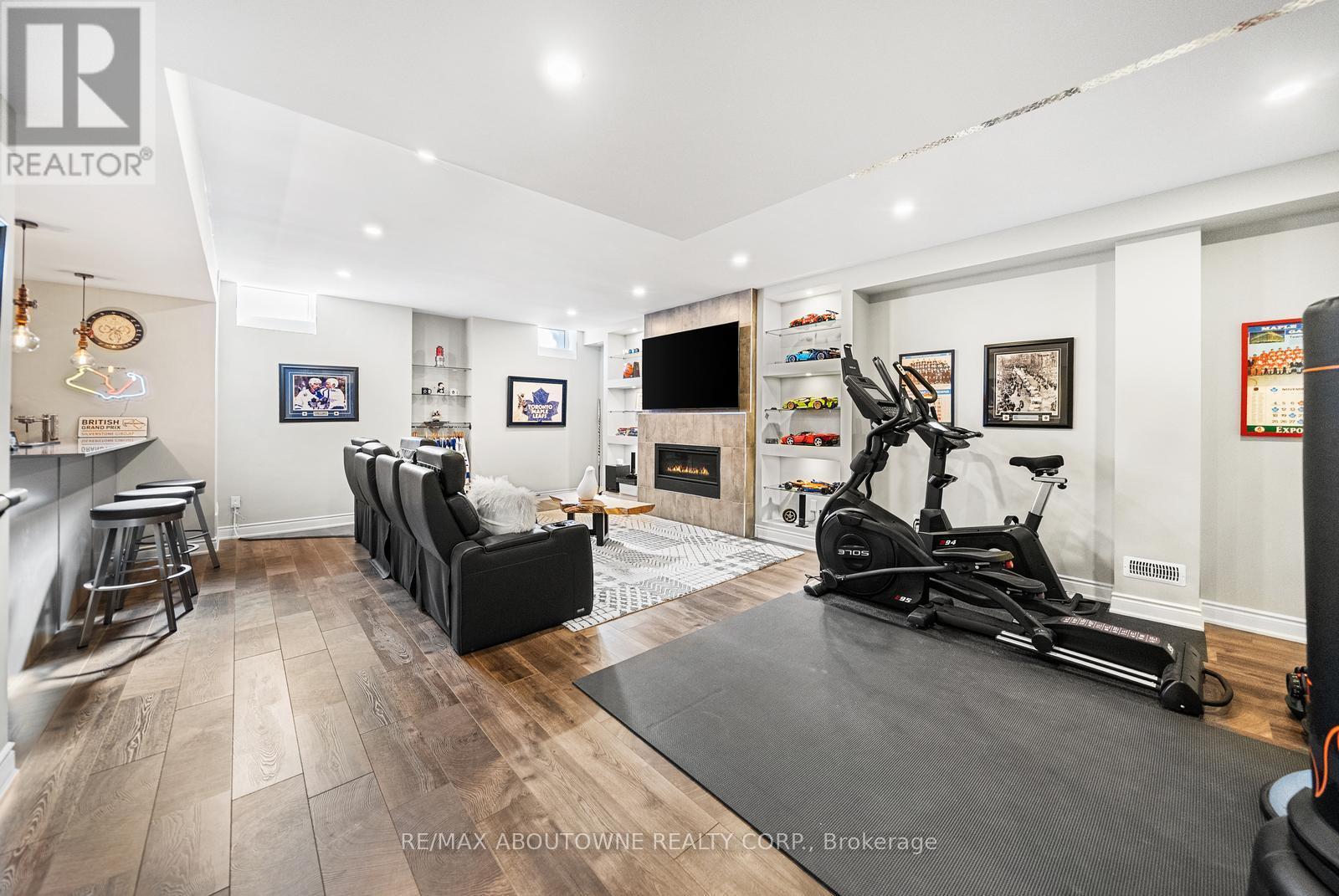 












114 WATERVIEW COMMON

,
Oakville (BR Bronte),




Ontario
L6L0E7

