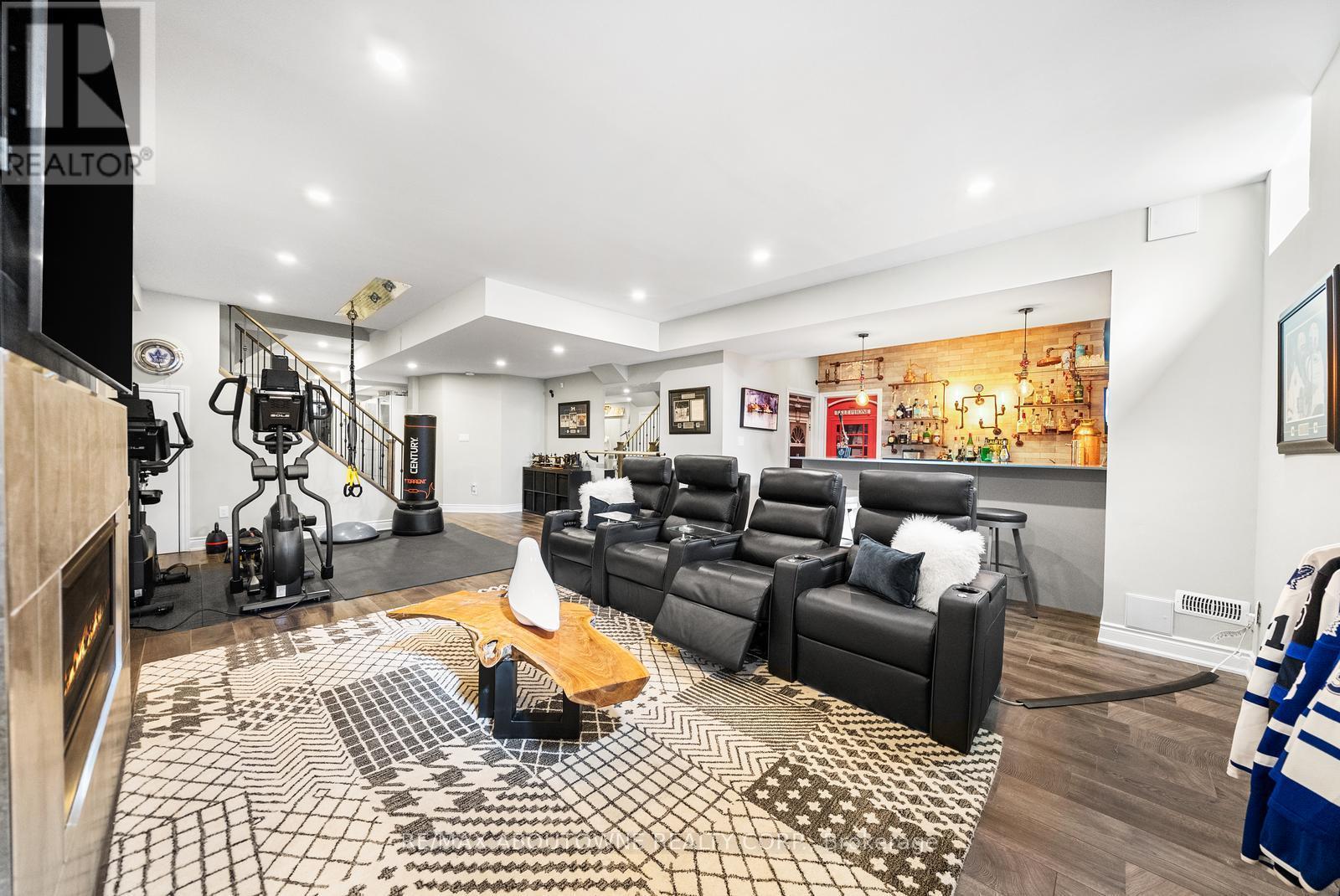 












114 WATERVIEW COMMON

,
Oakville (BR Bronte),




Ontario
L6L0E7

