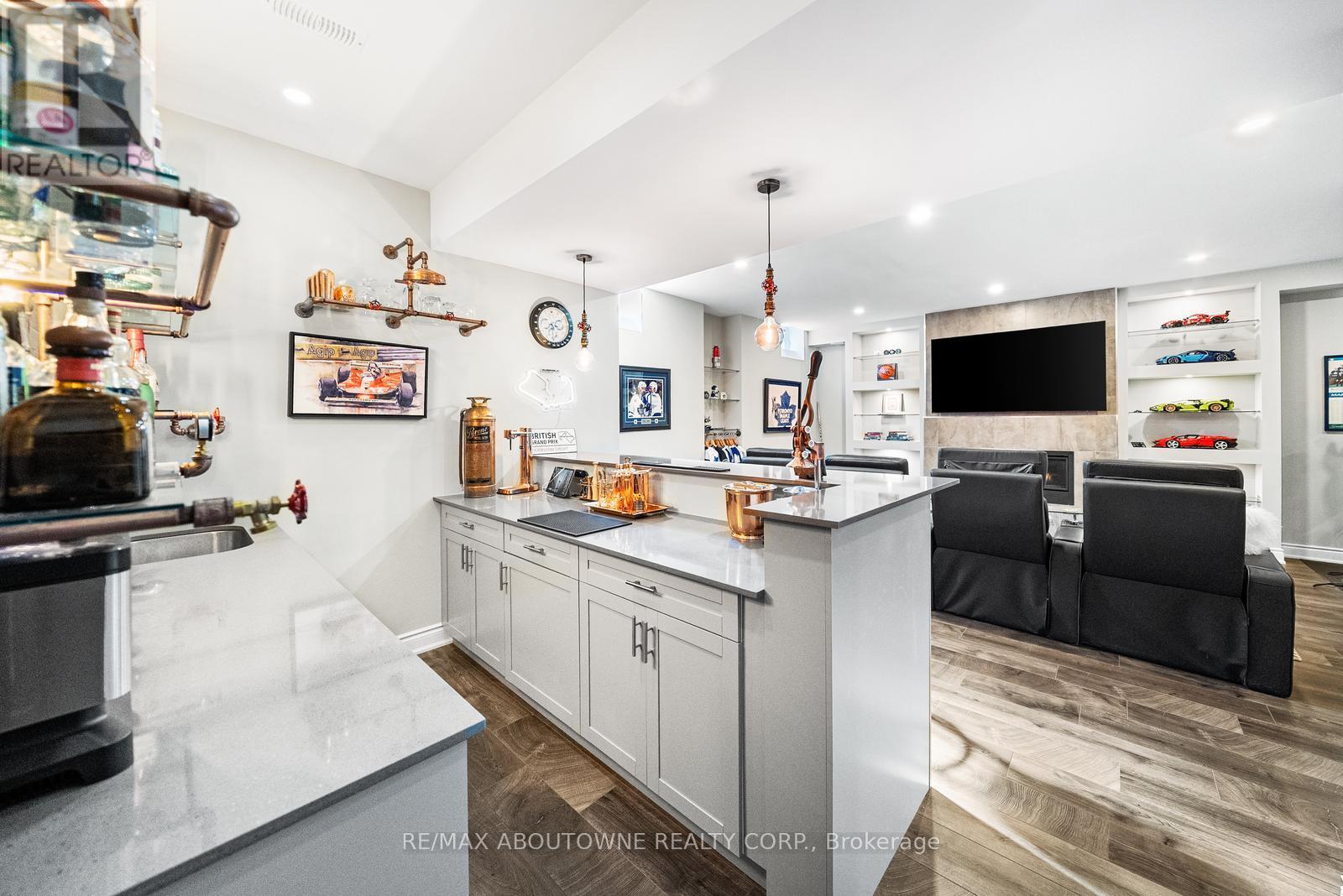 












114 WATERVIEW COMMON

,
Oakville (BR Bronte),




Ontario
L6L0E7

