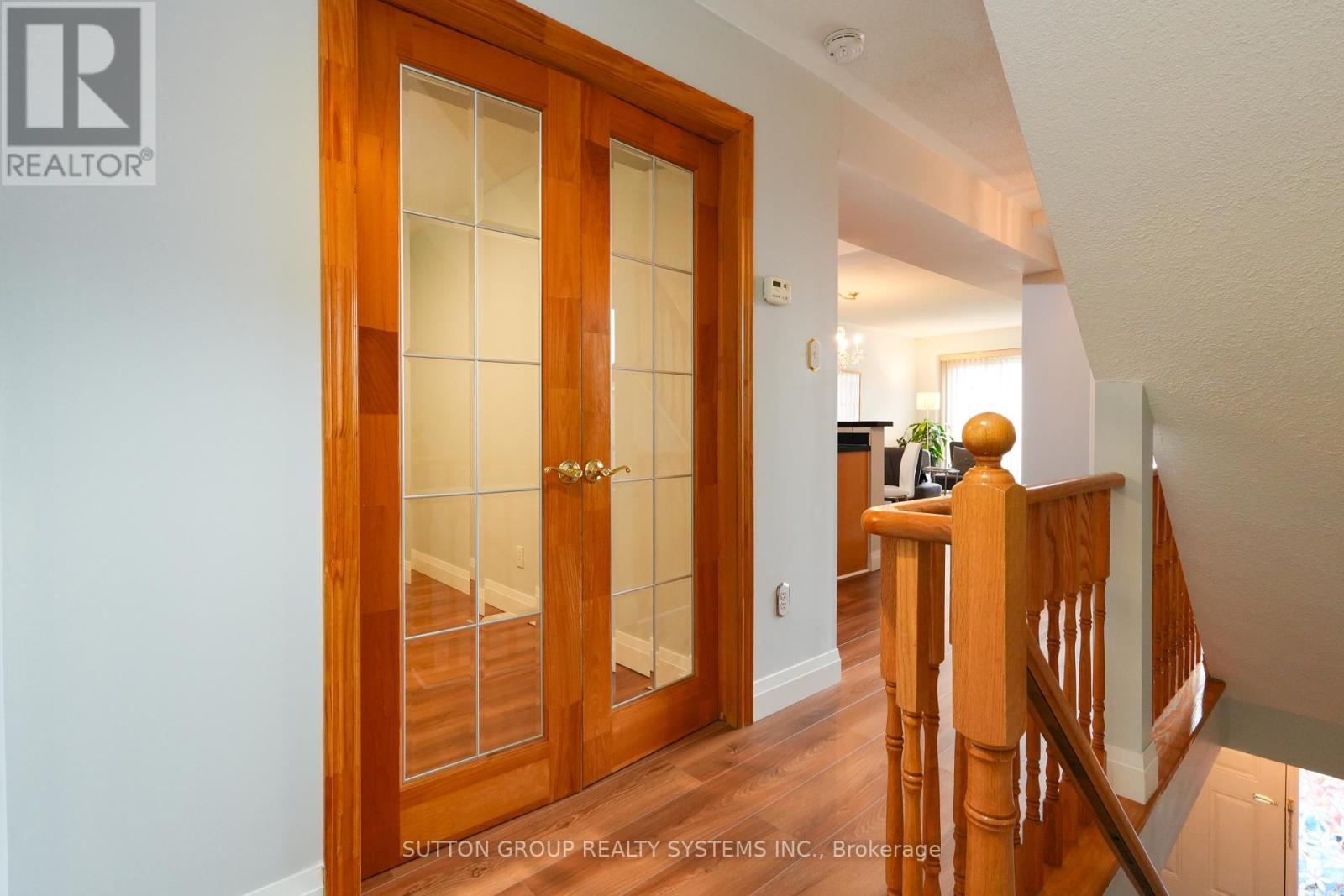 












255 - 60 BARONDALE DRIVE

,
Mississauga (Hurontario),




Ontario
L4Z3N8

