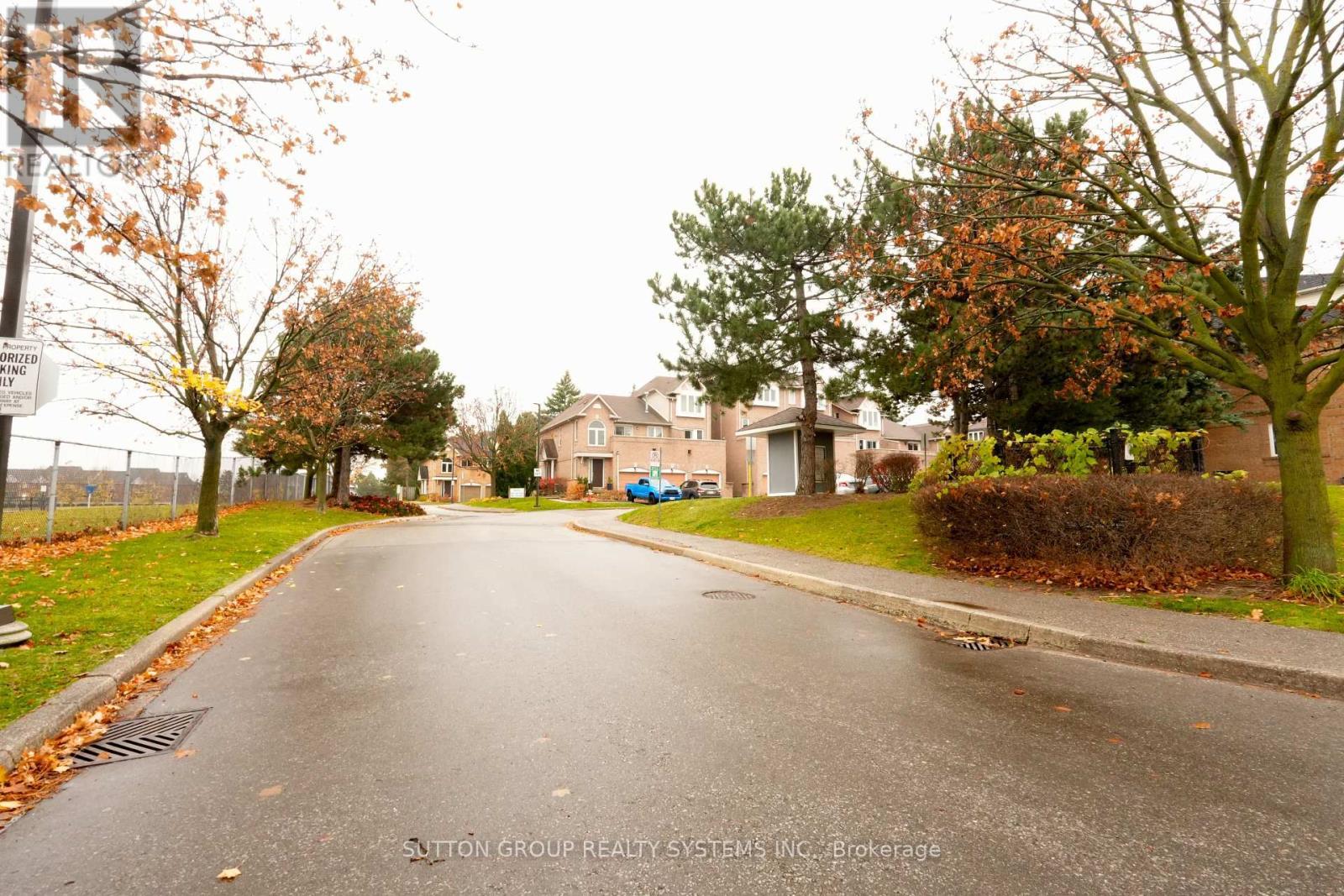












255 - 60 BARONDALE DRIVE

,
Mississauga (Hurontario),




Ontario
L4Z3N8

