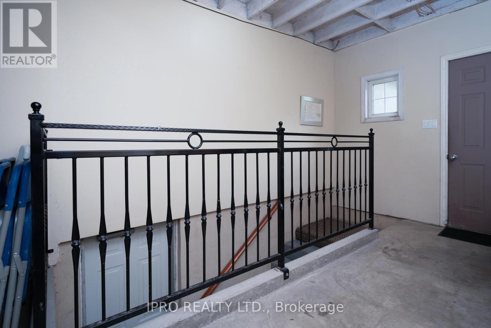 












76 STAVELY CRESCENT

,
Toronto (Rexdale-Kipling),




Ontario
M9W2C8

