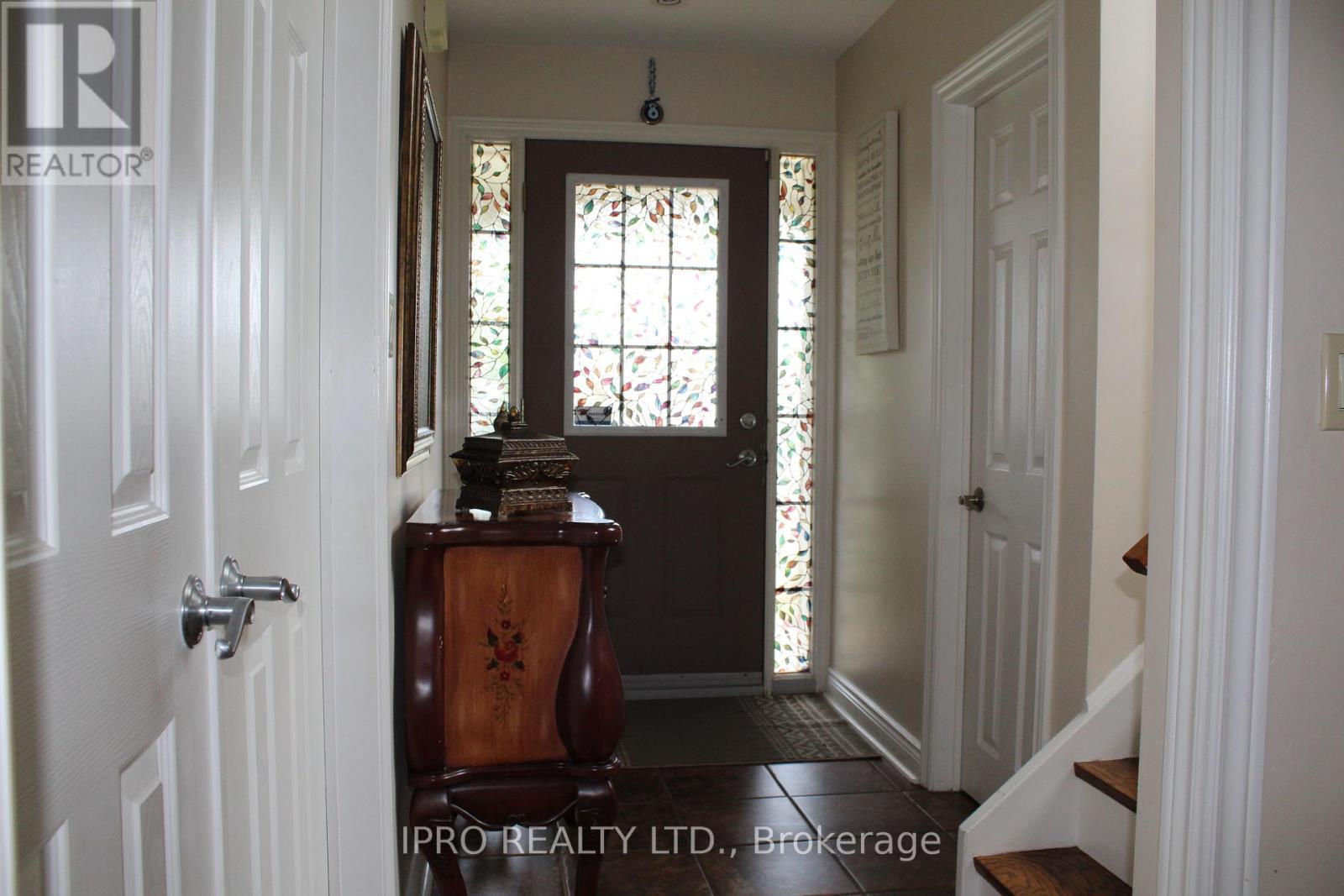 












76 STAVELY CRESCENT

,
Toronto (Rexdale-Kipling),




Ontario
M9W2C8

