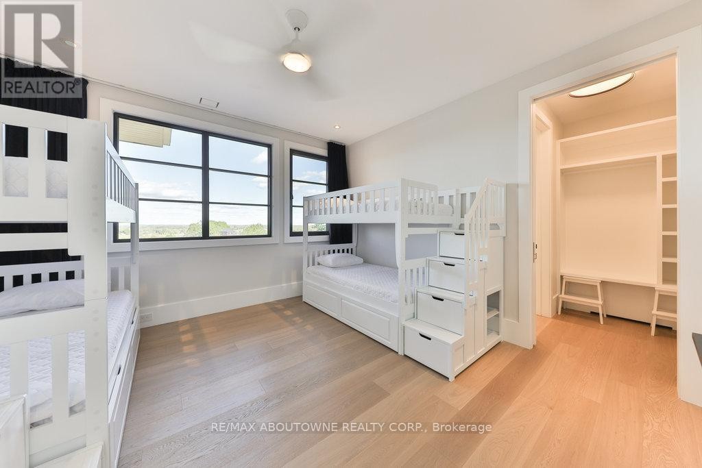 












6583 TWISS ROAD

,
Burlington,




Ontario
L7P0B3

