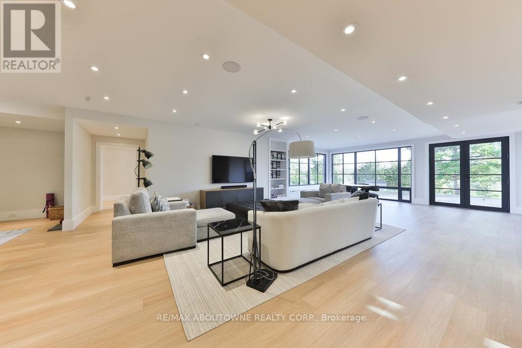 












6583 TWISS ROAD

,
Burlington,




Ontario
L7P0B3


