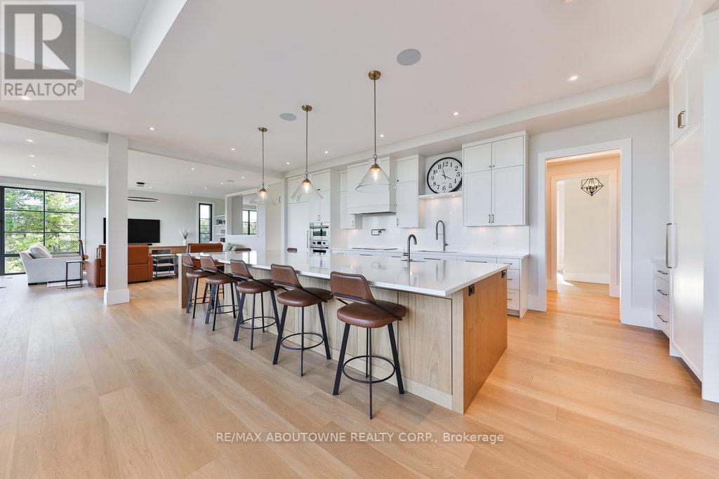 












6583 TWISS ROAD

,
Burlington,




Ontario
L7P0B3

