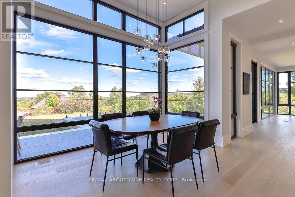 












6583 TWISS ROAD

,
Burlington,




Ontario
L7P0B3

