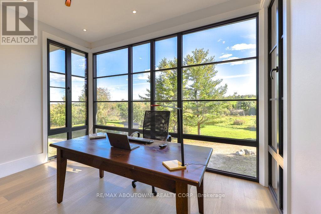












6583 TWISS ROAD

,
Burlington,




Ontario
L7P0B3

