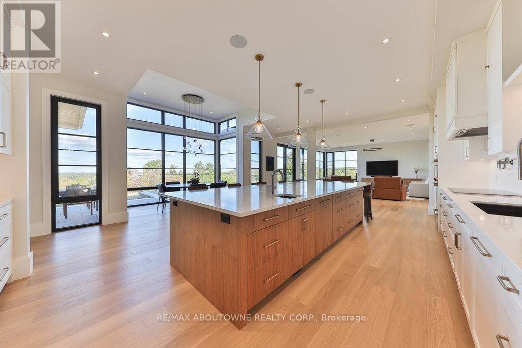 












6583 TWISS ROAD

,
Burlington,




Ontario
L7P0B3

