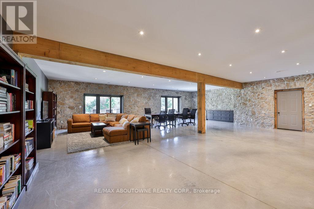 












6583 TWISS ROAD

,
Burlington,




Ontario
L7P0B3

