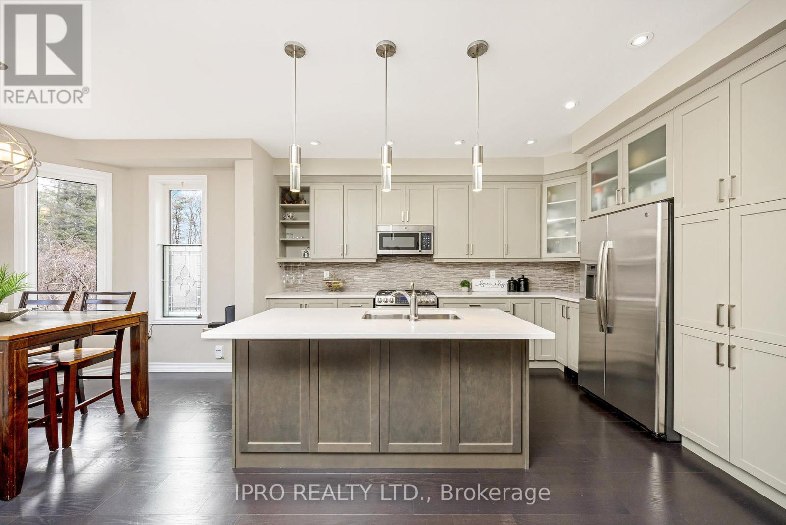 












25 UPPER CANADA COURT

,
Halton Hills (Georgetown),




Ontario
L7G0K9

