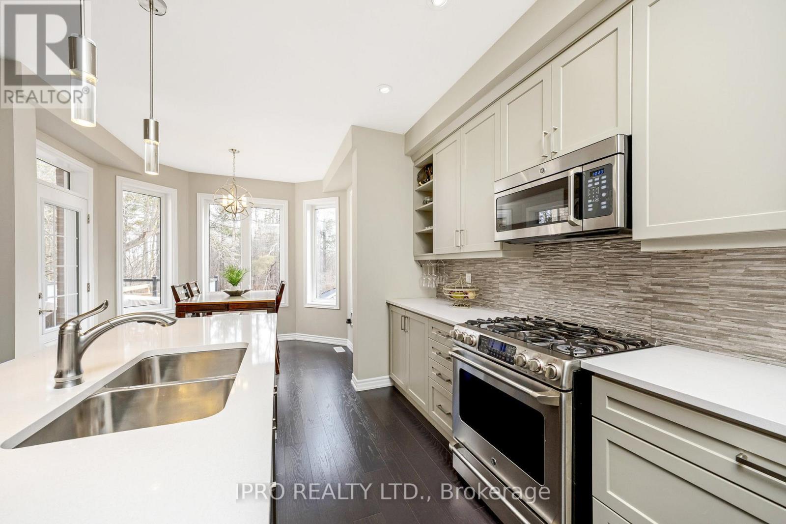 












25 UPPER CANADA COURT

,
Halton Hills (Georgetown),




Ontario
L7G0K9

