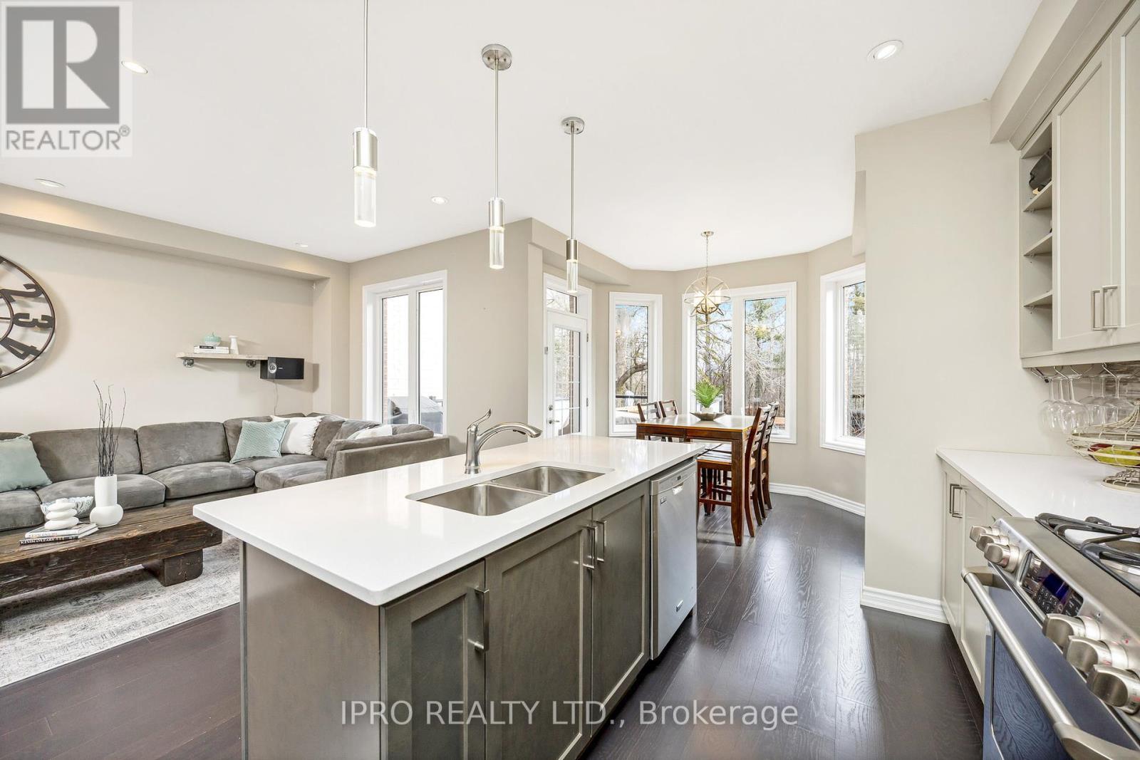 












25 UPPER CANADA COURT

,
Halton Hills (Georgetown),




Ontario
L7G0K9

