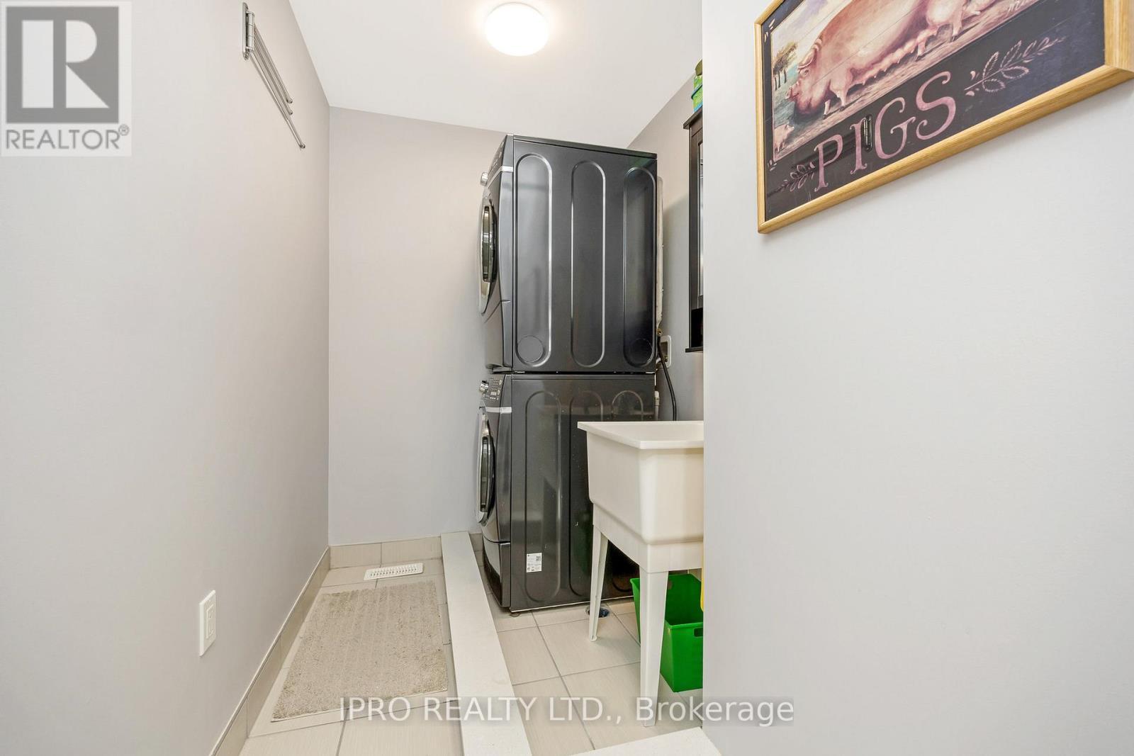 












25 UPPER CANADA COURT

,
Halton Hills (Georgetown),




Ontario
L7G0K9

