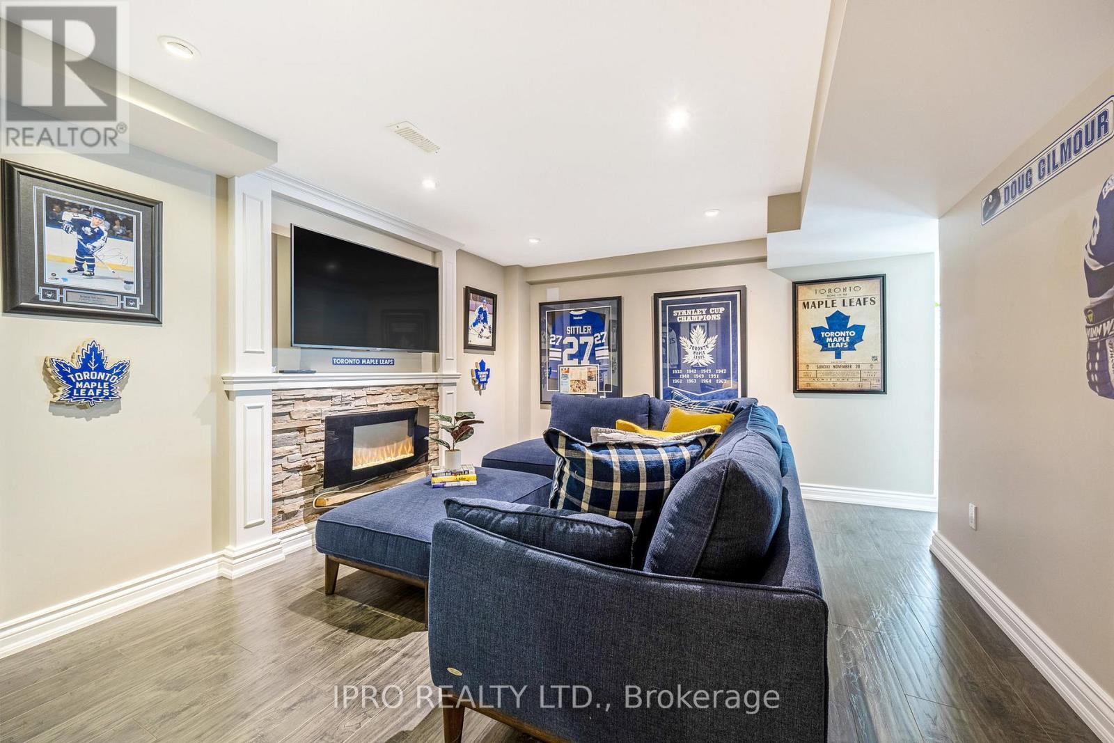 












25 UPPER CANADA COURT

,
Halton Hills (Georgetown),




Ontario
L7G0K9


