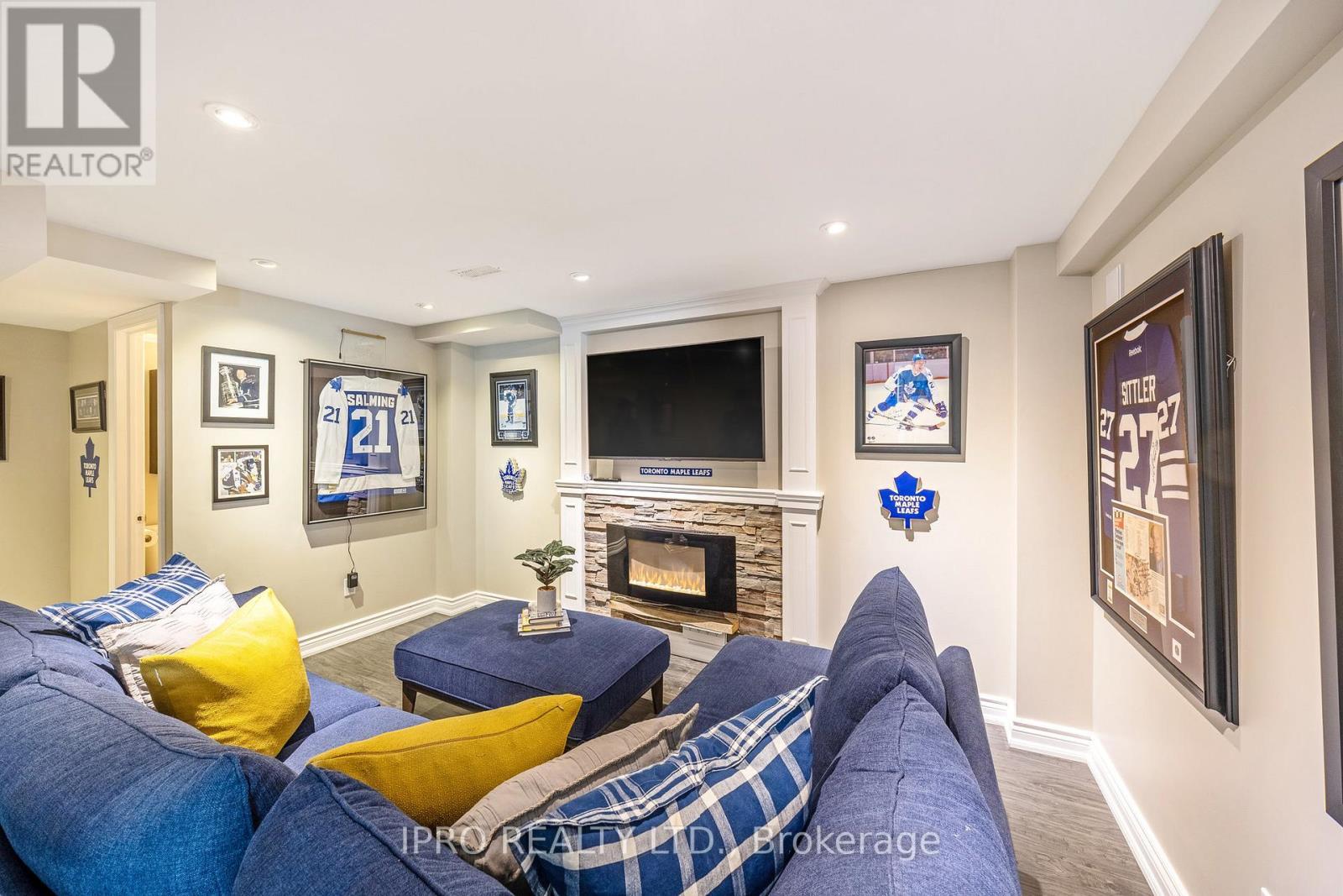 












25 UPPER CANADA COURT

,
Halton Hills (Georgetown),




Ontario
L7G0K9

