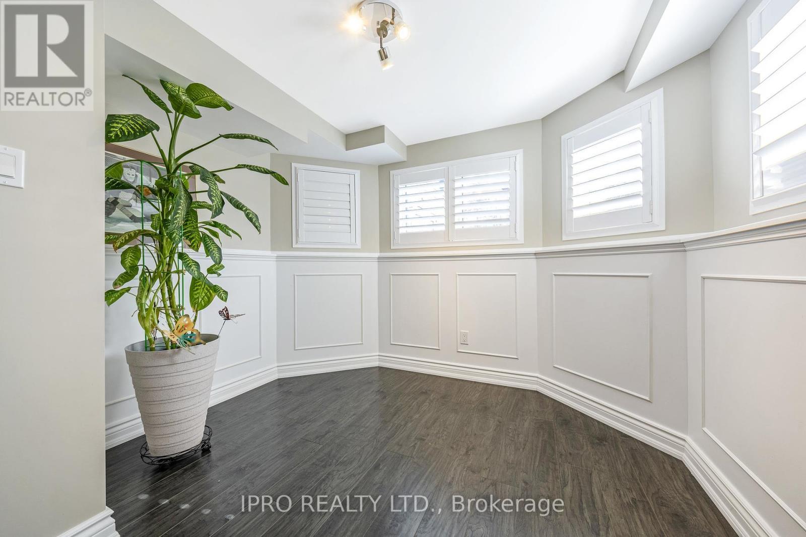 












25 UPPER CANADA COURT

,
Halton Hills (Georgetown),




Ontario
L7G0K9


