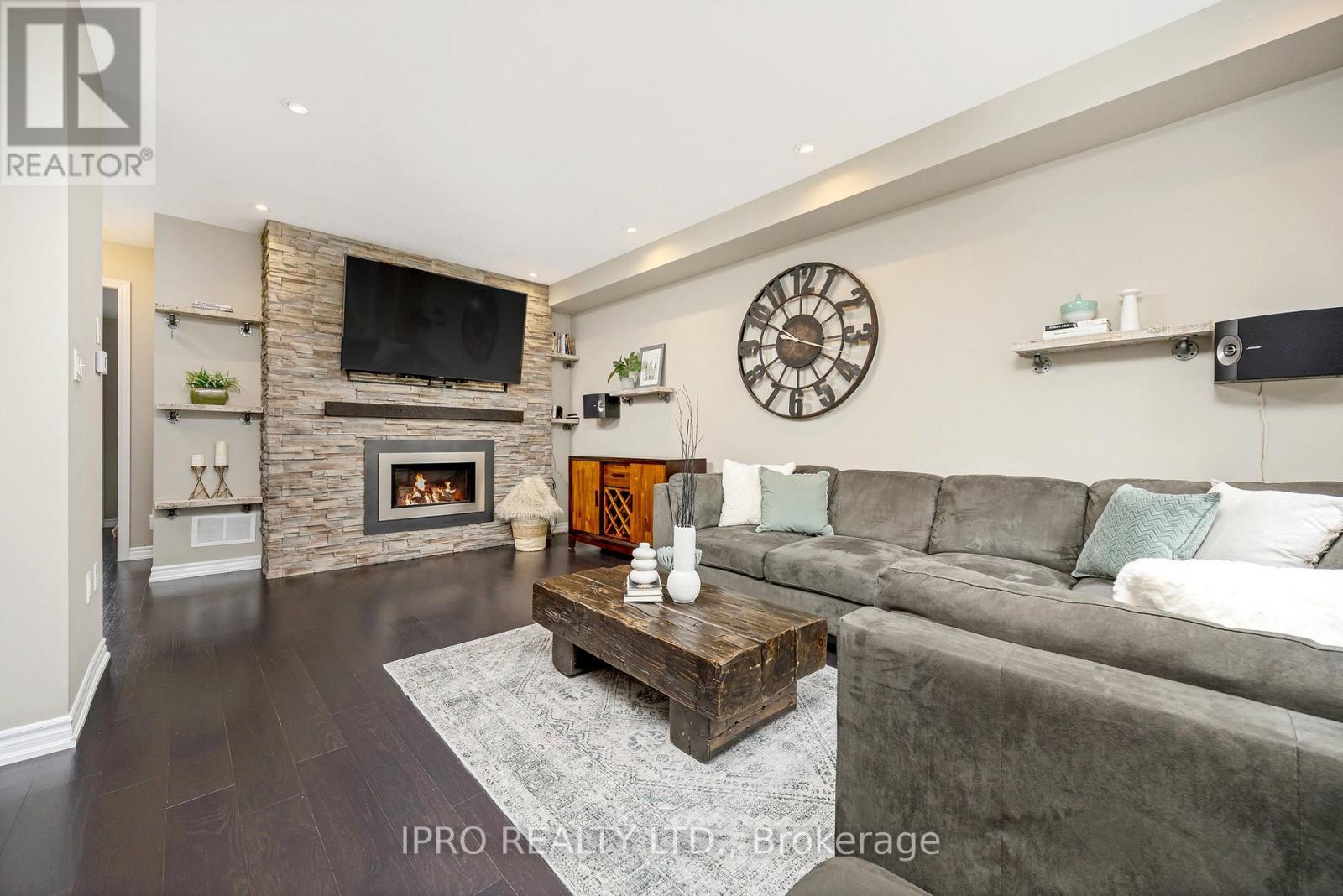












25 UPPER CANADA COURT

,
Halton Hills (Georgetown),




Ontario
L7G0K9

