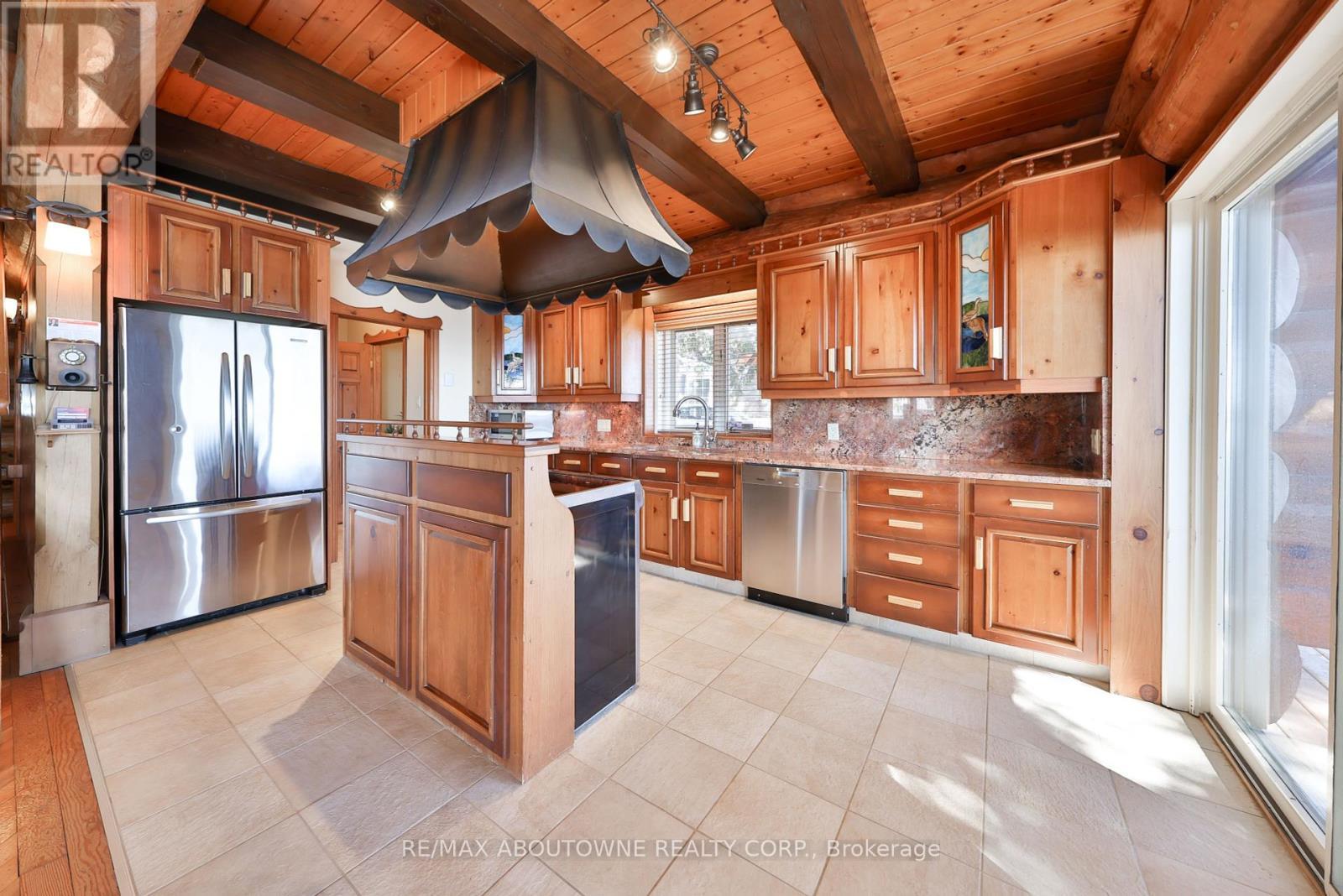 












270 NORTH SHORE BOULEVARD E

,
Burlington (LaSalle),




Ontario
L7T1W9

