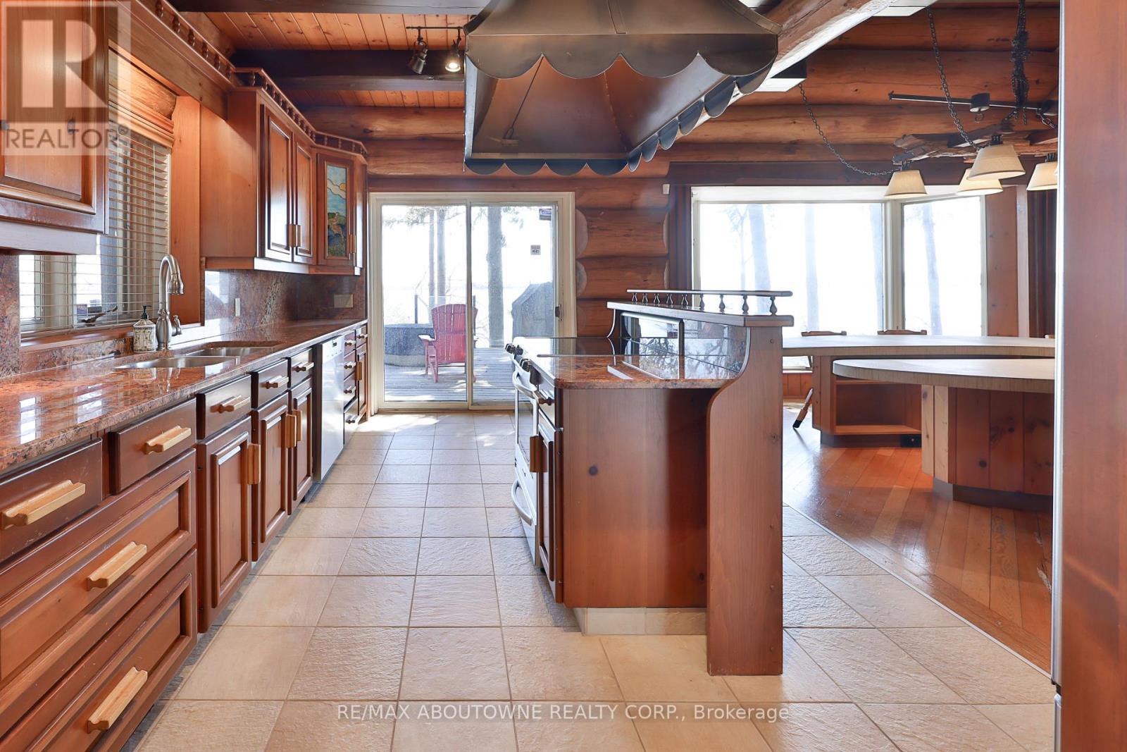 












270 NORTH SHORE BOULEVARD E

,
Burlington (LaSalle),




Ontario
L7T1W9

