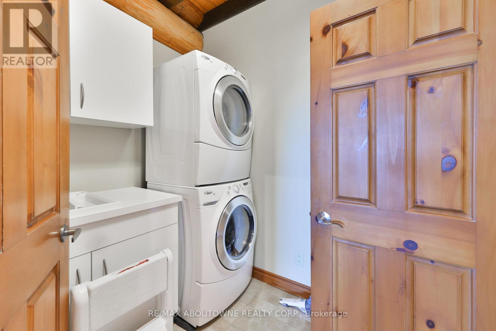 












270 NORTH SHORE BOULEVARD E

,
Burlington (LaSalle),




Ontario
L7T1W9

