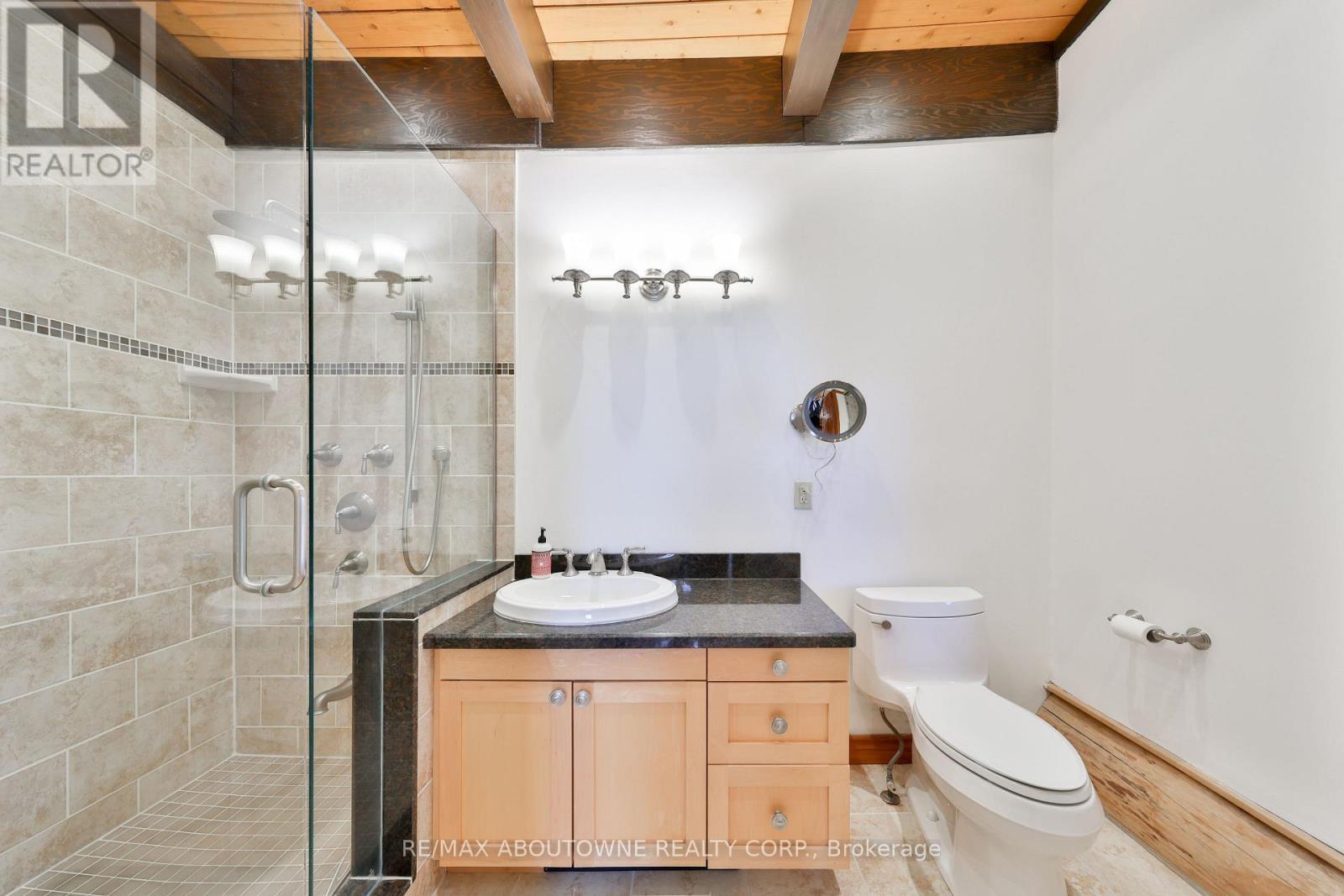 












270 NORTH SHORE BOULEVARD E

,
Burlington (LaSalle),




Ontario
L7T1W9

