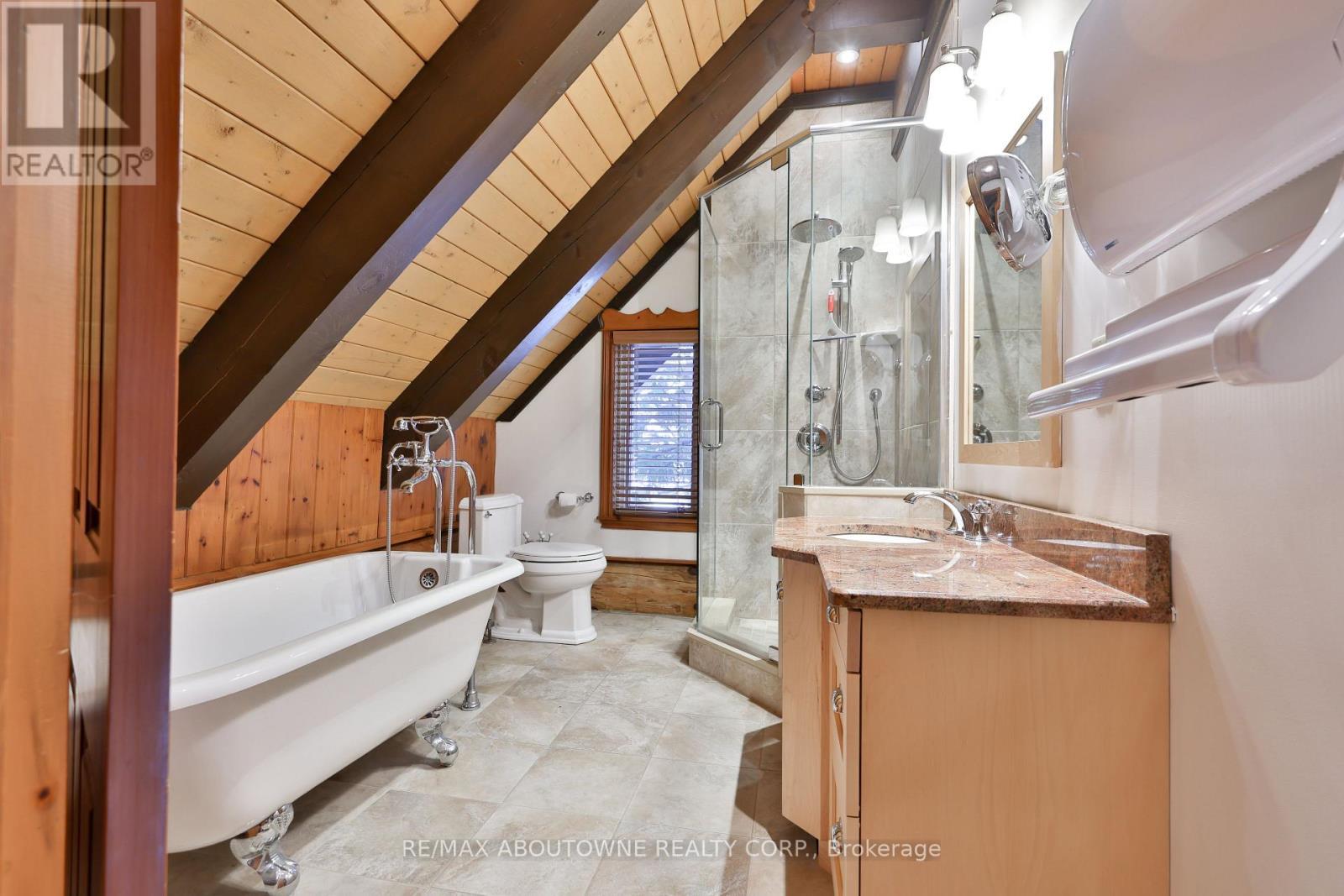 












270 NORTH SHORE BOULEVARD E

,
Burlington (LaSalle),




Ontario
L7T1W9


