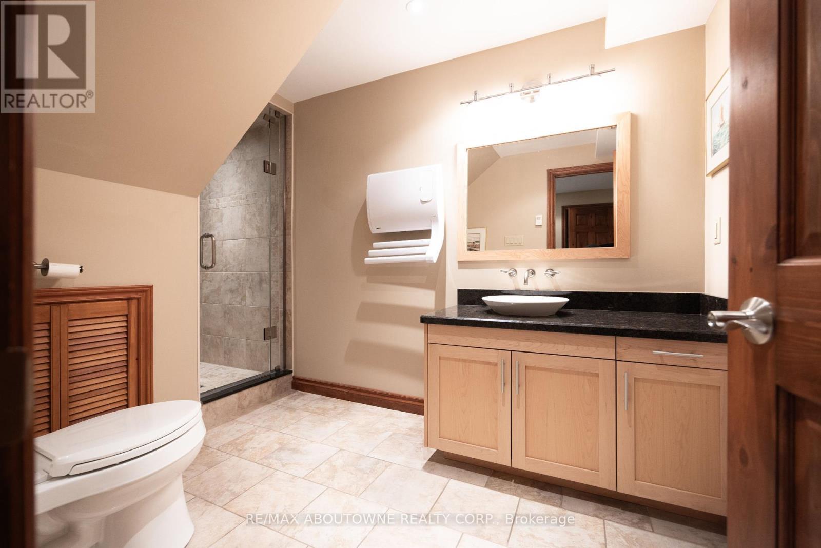 












270 NORTH SHORE BOULEVARD E

,
Burlington (LaSalle),




Ontario
L7T1W9

