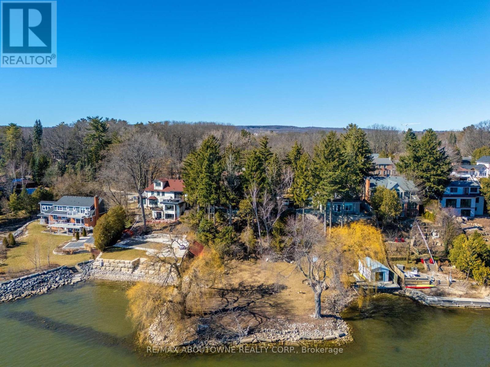 












270 NORTH SHORE BOULEVARD E

,
Burlington (LaSalle),




Ontario
L7T1W9

