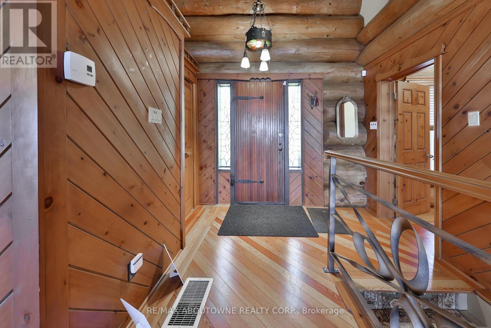 












270 NORTH SHORE BOULEVARD E

,
Burlington (LaSalle),




Ontario
L7T1W9

