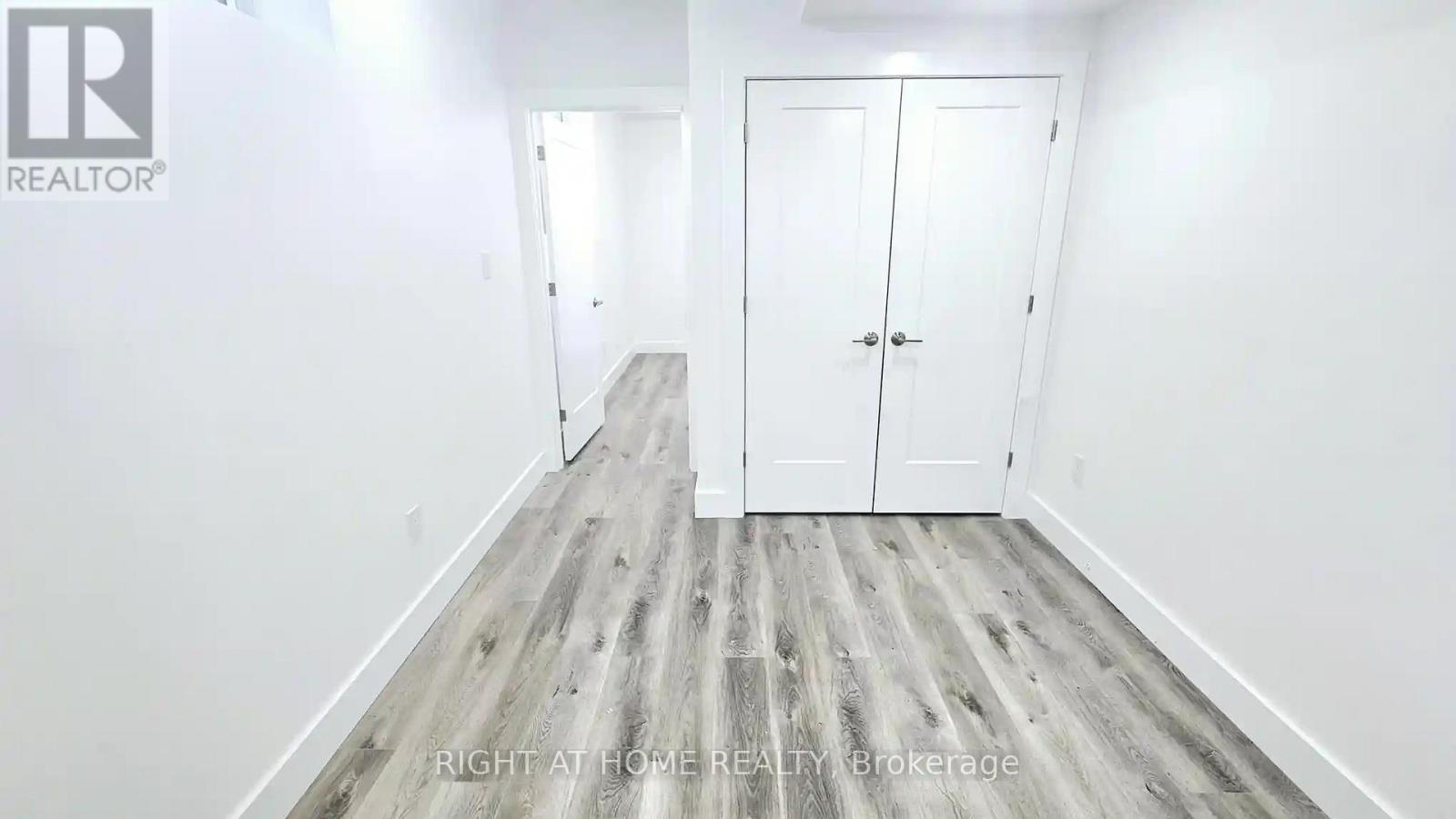 












19 HATFIELD CRESCENT

,
Toronto (Elms-Old Rexdale),




Ontario
M9W3R7

