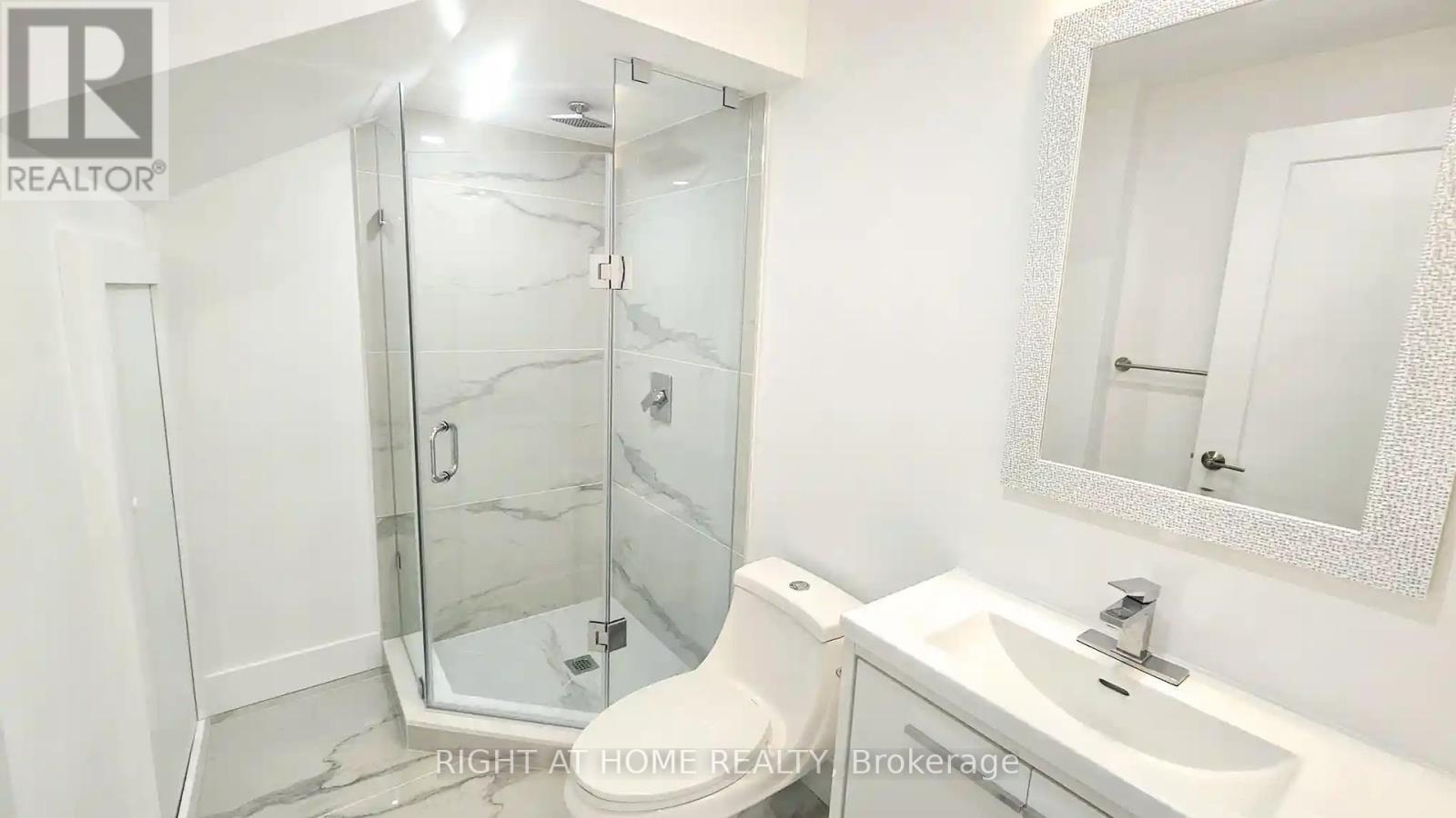 












19 HATFIELD CRESCENT

,
Toronto (Elms-Old Rexdale),




Ontario
M9W3R7

