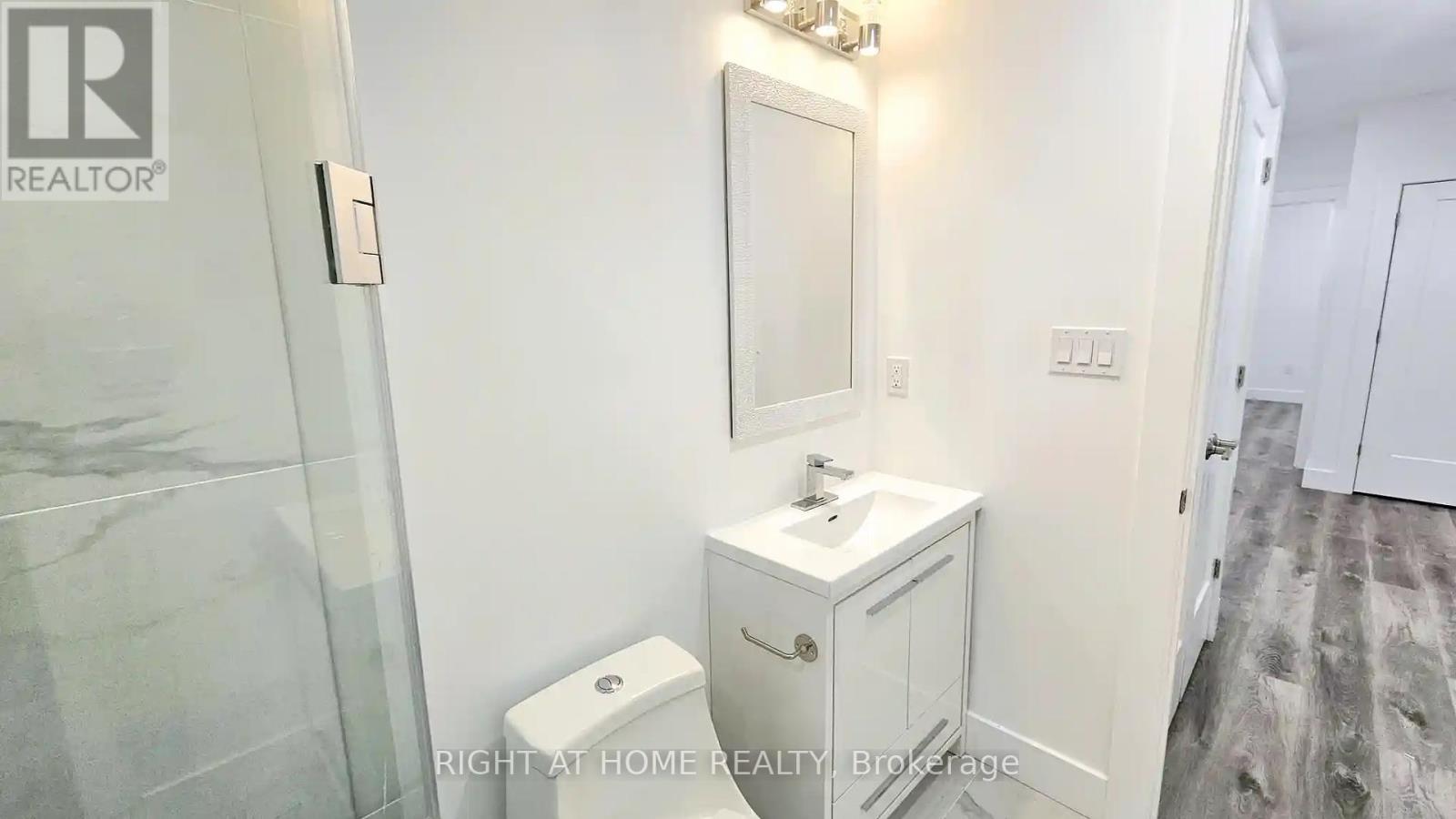 












19 HATFIELD CRESCENT

,
Toronto (Elms-Old Rexdale),




Ontario
M9W3R7

