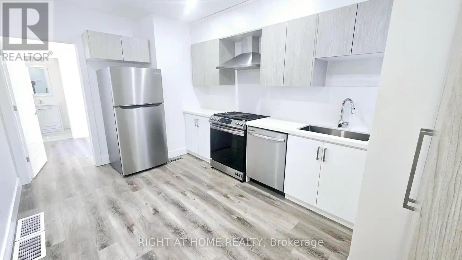 












19 HATFIELD CRESCENT

,
Toronto (Elms-Old Rexdale),




Ontario
M9W3R7

