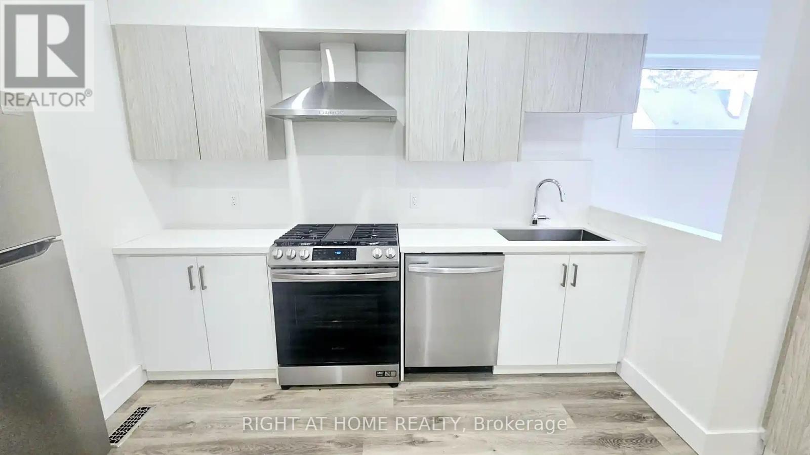 












19 HATFIELD CRESCENT

,
Toronto (Elms-Old Rexdale),




Ontario
M9W3R7

