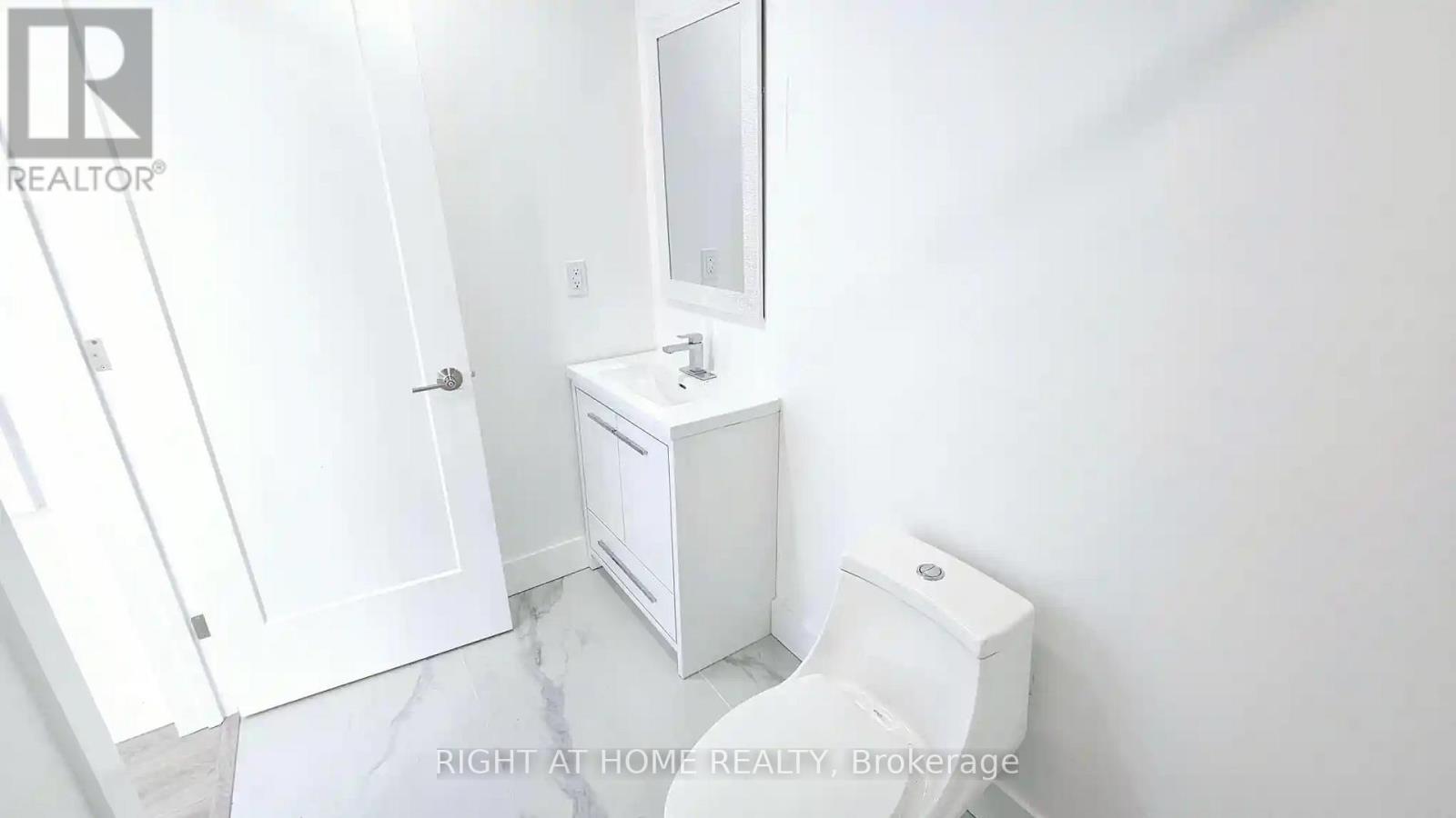 












19 HATFIELD CRESCENT

,
Toronto (Elms-Old Rexdale),




Ontario
M9W3R7

