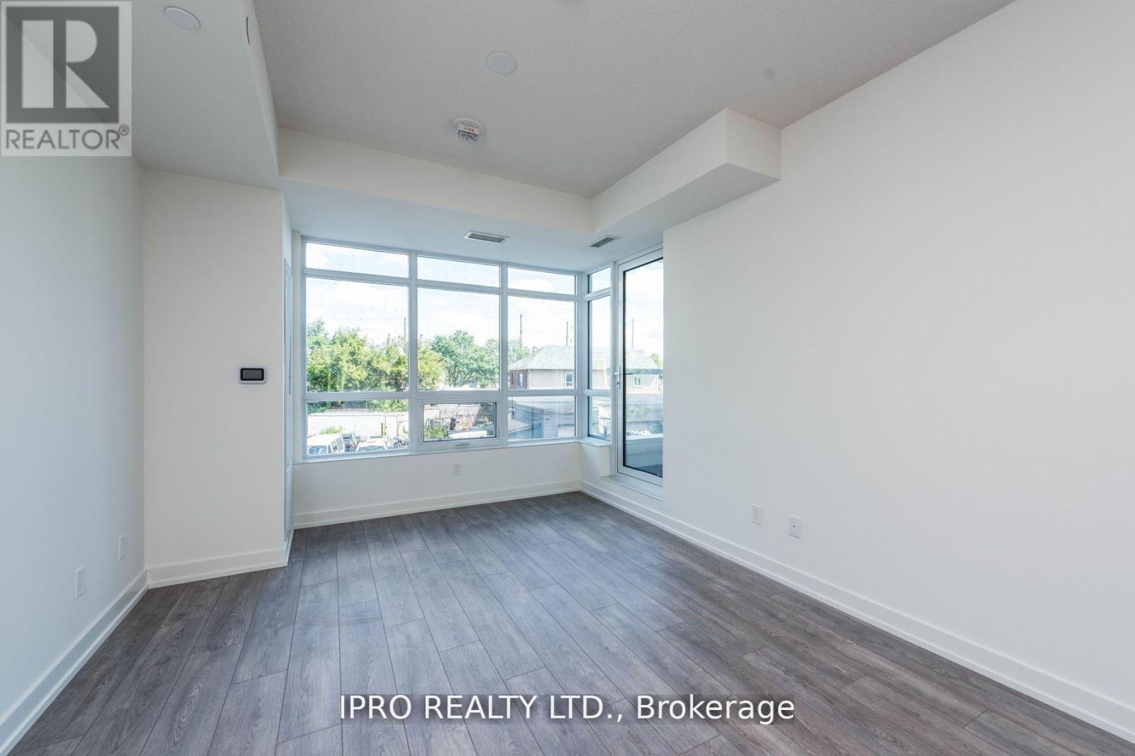 












204 - 10 WILBY CRESCENT

,
Toronto (Weston),




Ontario
M9N1E5


