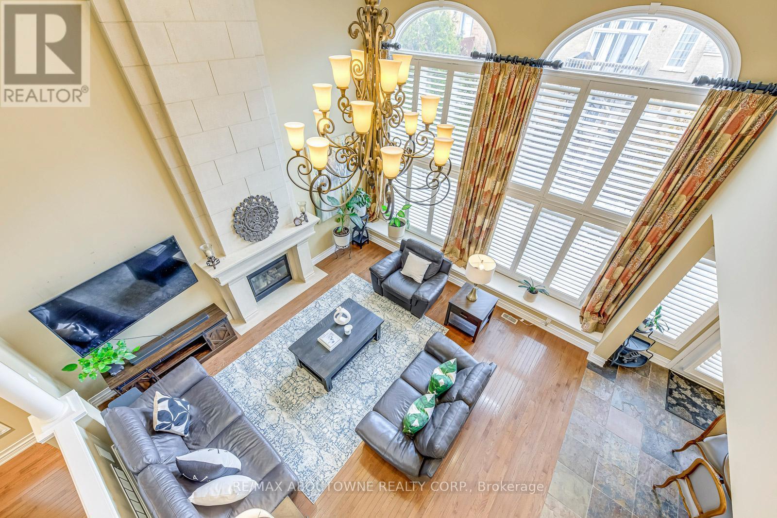 












2353 KWINTER ROAD

,
Oakville (WM Westmount),




Ontario
L6M0H3

