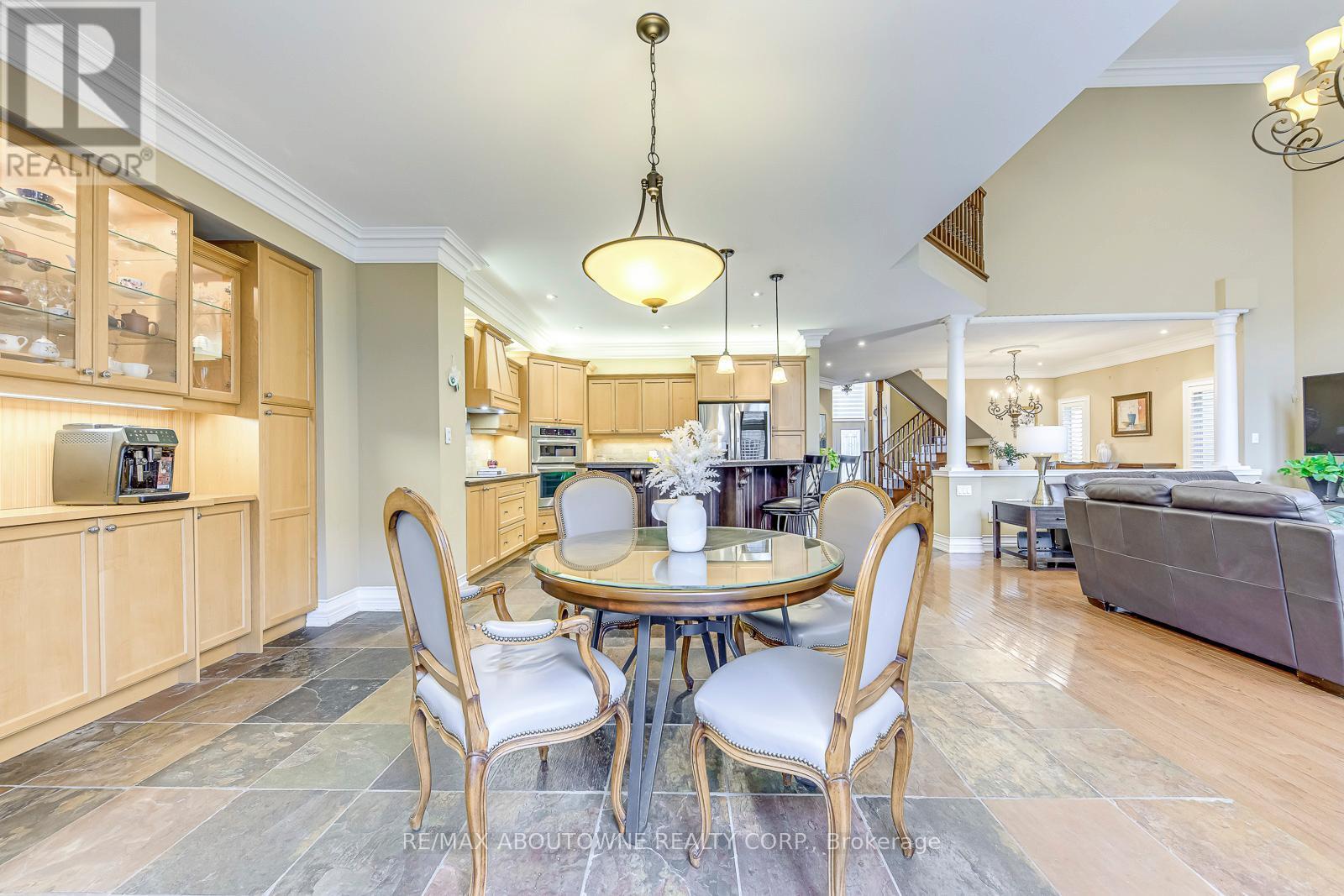 












2353 KWINTER ROAD

,
Oakville (WM Westmount),




Ontario
L6M0H3

